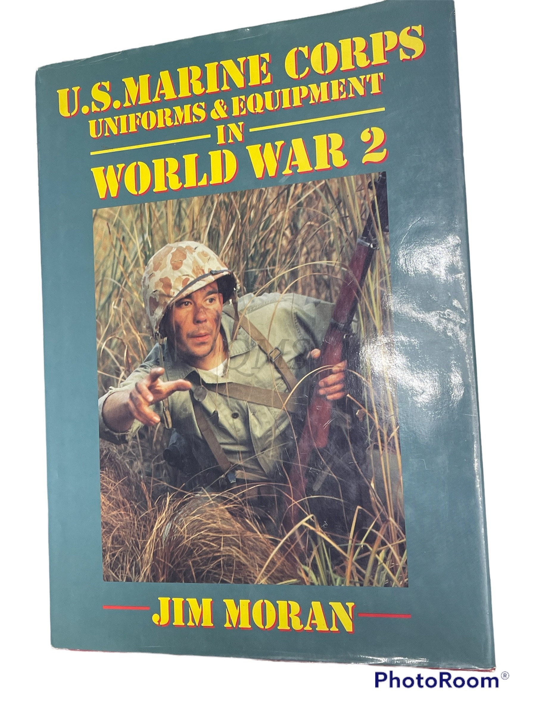 Book - US marine corps uniforms & equipment of World War 2