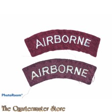 Shoulder titles pair AIRBORNE (arched)