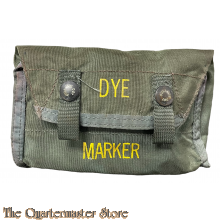 USAF Sea dye marker in survival vest pouch (hooks)